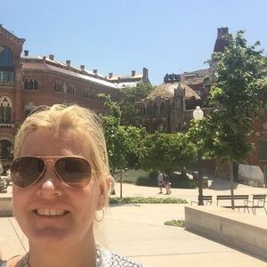 Meet your Posher, Holly